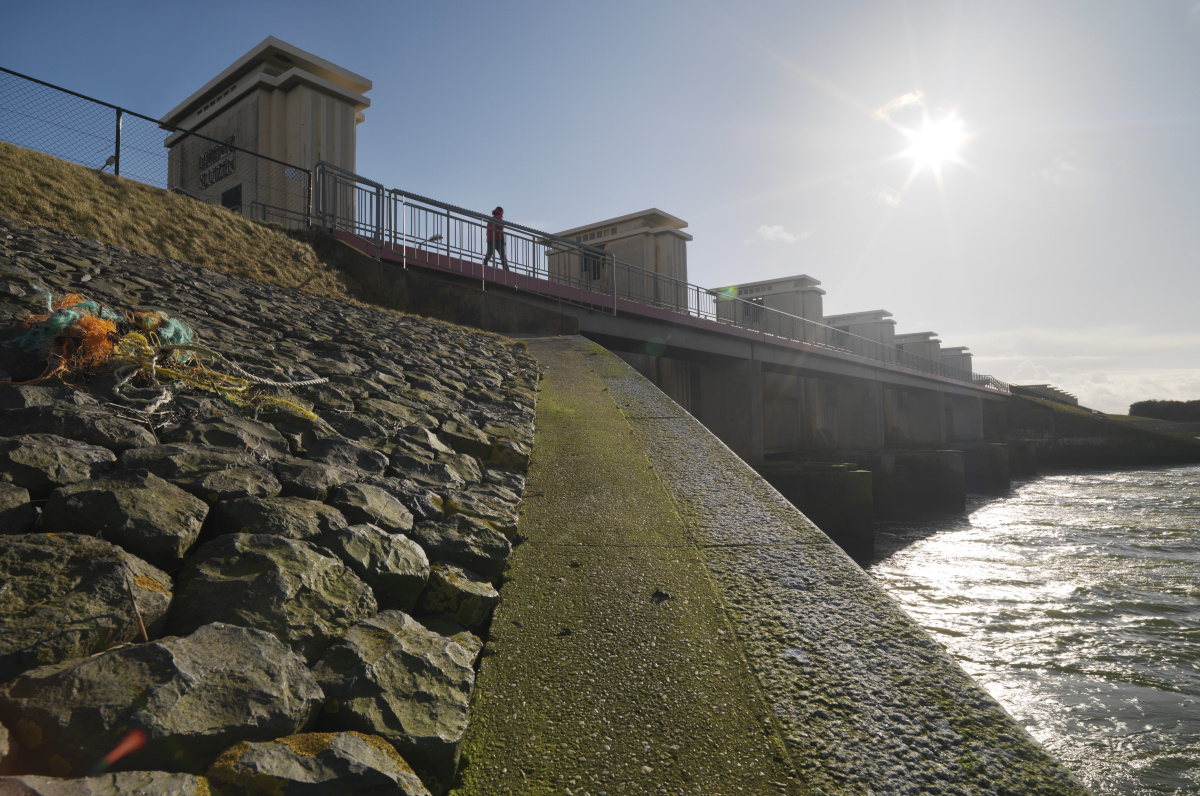Hráz Afsluitdijk zkrotila moře